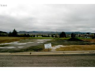 433 Fairway Estates Dr, Sutherlin, OR 97479-8813