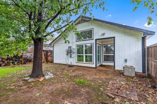 2521 Whitehurst Dr, Fort Worth TX  exterior