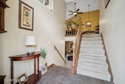1285 Old Mill Ln, Elk Grove Vlg, IL 60007-4093