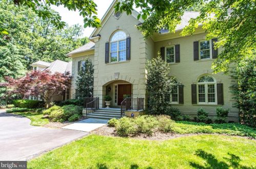 1209 Alps Dr, Mc Lean, VA 22102-1550