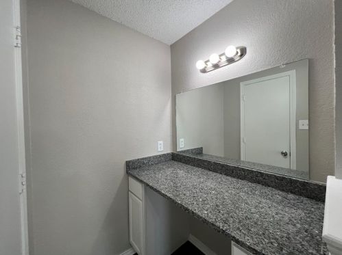 6701 Crestmont Ct, Fort Worth TX  76133-8711 exterior