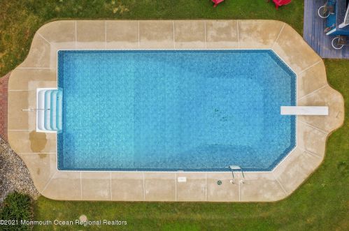 278 Edgebrook Rd, Trenton NJ 08691-3732 exterior