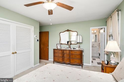 4 Frst Ln, Trenton NJ 08628-1604 exterior