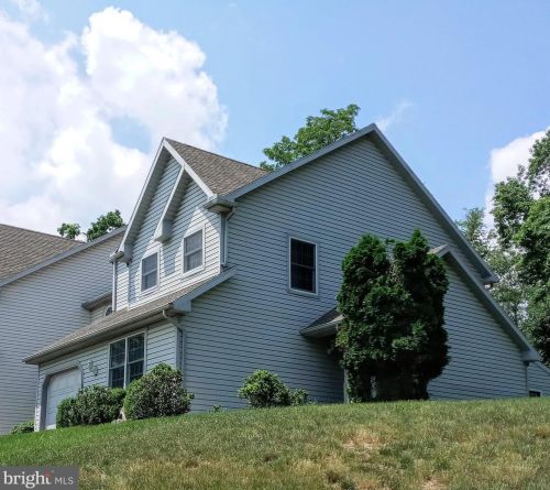 101 Hiddenwood Dr, Harrisburg, PA 17110-3904