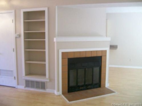 92 Blackbirch Ct, Huntington CT  06484-3873 exterior