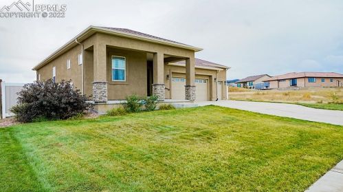 4292 Cedarweed Blvd, Pueblo, CO 81001-1002