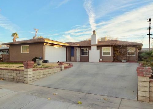 338 Landsford St, Lancaster CA  93535-2614 exterior