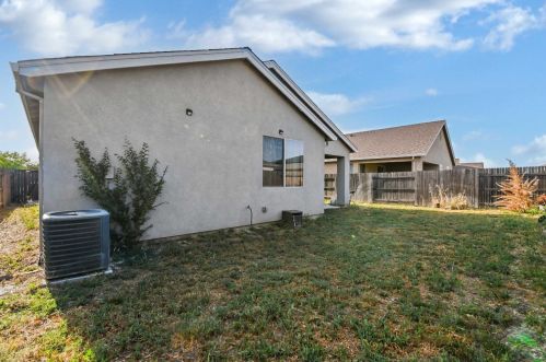 5715 Freestone Dr, Arboga CA  95901-8701 exterior