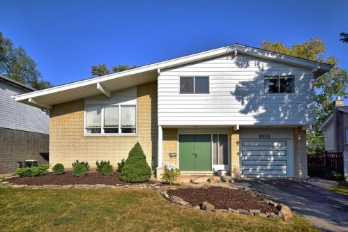 9839 Lauren Ln, Niles, IL 60714-1020