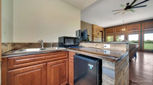 1910 Parkside Dr, Sycamore IL  60178-3315 exterior