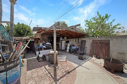 218 Wilken Way, Anaheim CA  92802-4841 exterior