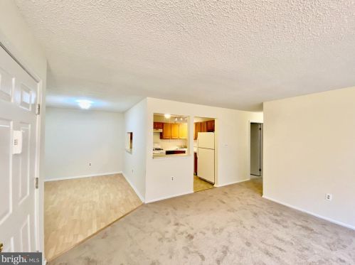 7 Chamberlin Ct, Trenton NJ  08648-2624 exterior