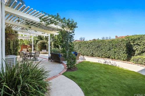 4 Campanero, Irvine CA  92620-1821 exterior