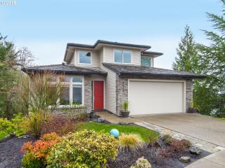 8411 Pinnacle Ct, Portland, OR 97229-8004