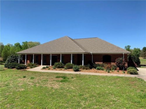 1406 Falcons Dr, Walhalla, SC 29691-3616