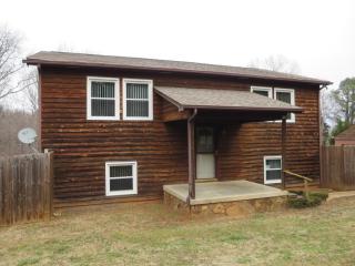 1914 Navigation Pt, Goodview, VA 24095-3147