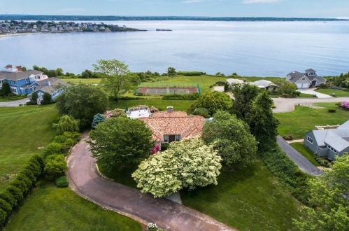 775 Boston Neck Rd, South Kingstown, RI 02882-2924