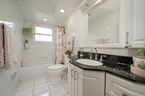 909 School St, Mount Prospect, IL 60056-4345