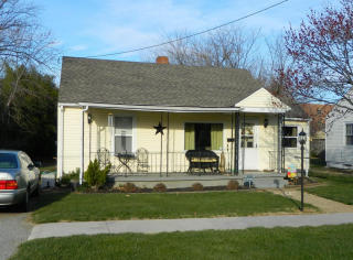 725 Delaware St, Salem, VA 24153-5157