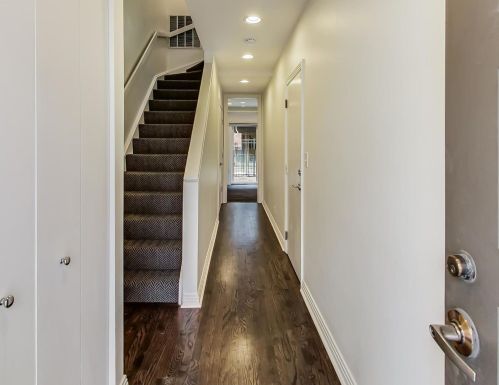 320 Clinton St, Chicago, IL 60661-5713