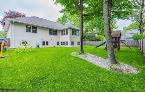 2224 Ariel St, Saint Paul MN  55109-2859 exterior