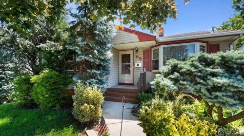 95 Bridge St, Sewaren, NJ 07077-1228