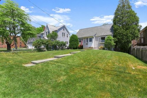 11 George Ave, Norwalk, CT 06851-5202