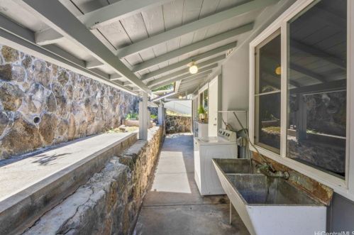 2071 10th Ave, Honolulu HI  96816-2929 exterior