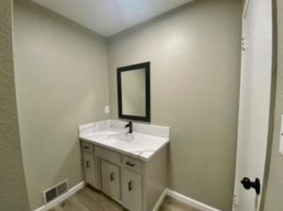 2300 Hawkeye Ave, Turlock CA 95380-2842 exterior