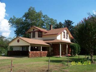 403 Sixth St, Dodson, LA 71422-3015