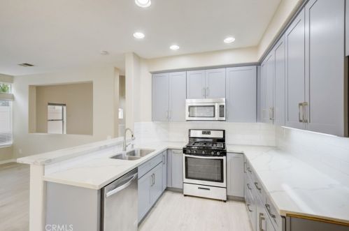 949 Lone Pine Ln, Anaheim CA  92808-2309 exterior