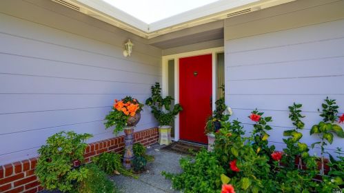 7 Pigeon Hollow Rd, San Rafael, CA 94901-2345