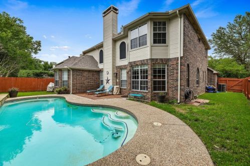 2729 Crepe Myrtle Dr, Lewisville, TX 75028-3618