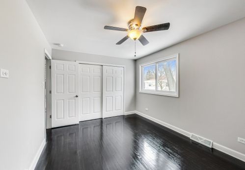 138 Hillside Ln, Willowbrook IL  exterior