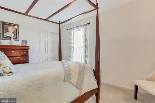 67 Tinning Ct, Hedgesville WV 25427-7367 exterior