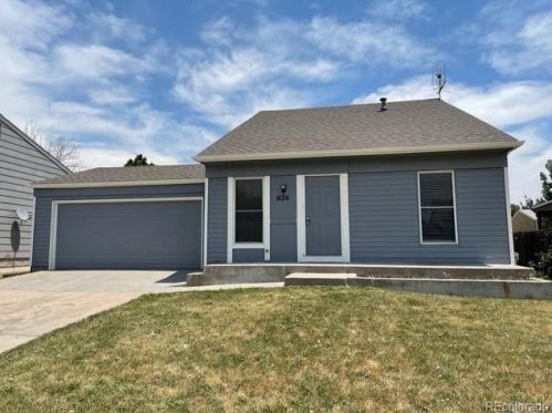 1626 Genoa St, Denver, CO 80011-5325