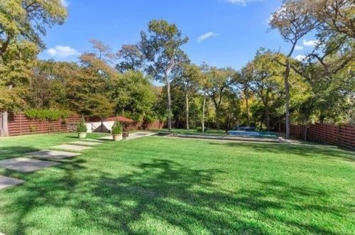 9562 Ash Creek Dr, Dallas TX  75228-3770 exterior