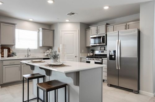 427 Castellana St, Los Banos, CA 93635