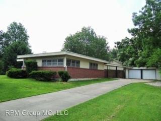 2156 Grand St, Springfield MO  65804-0433 exterior