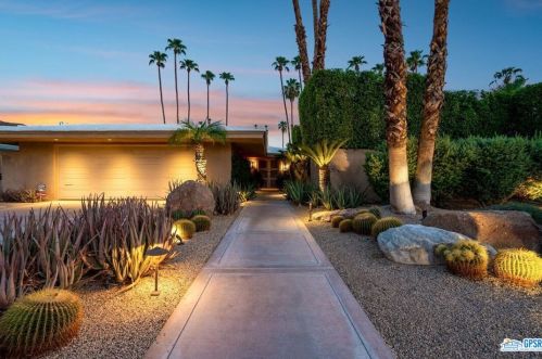 1099 Sierra Way, Palm Springs, CA 92264-9207