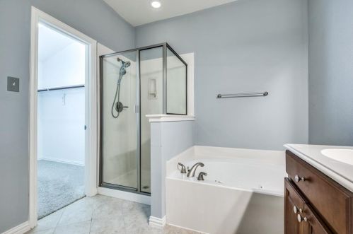 1558 Biltmore Ln, Irving TX  75063-3503 exterior