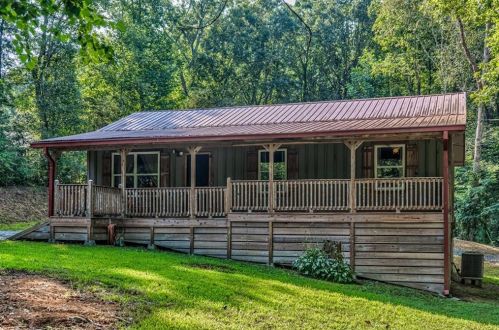 115 Silver Fox Dr, Dawsonville, GA 30534-6410
