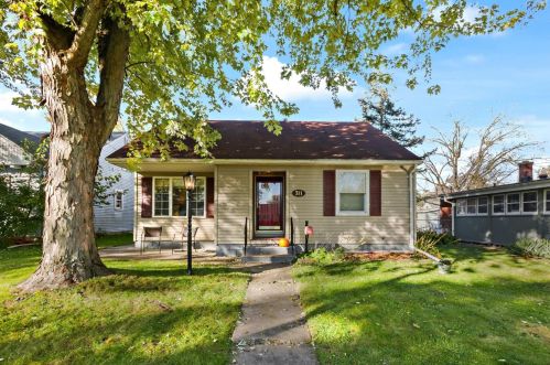 311 Holton Rdg, Crown Point, IN 46307-3164
