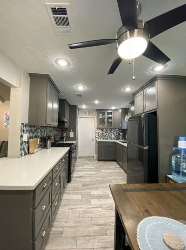 1711 Crest Hill Dr, Conroe TX  77301-4015 exterior
