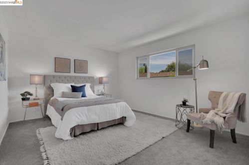 27492 Ponderosa Ct, Hayward CA  94545-4129 exterior