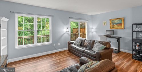 7811 Wintercress Ln, Springfield VA  22152-3842 exterior