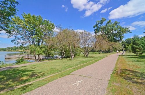 879 Hoyt Ave, Saint Paul MN  55106-1042 exterior