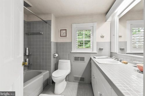 1501 Clayton Rd, Lancaster PA  17603-2405 exterior