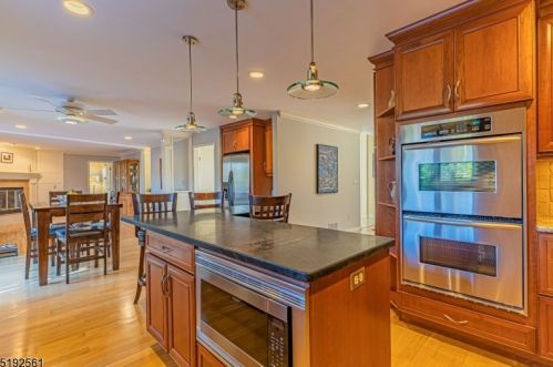 4 Theodore Dr, Dover NJ  07869-1913 exterior