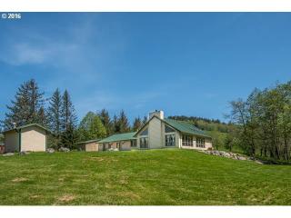 82 Old Jemtegaard Rd, Washougal, WA 98671-7911